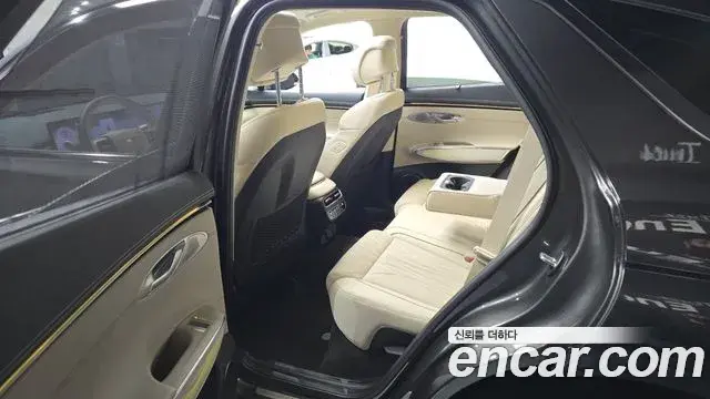 Genesis GV70 2024 — ფოტო 24/32