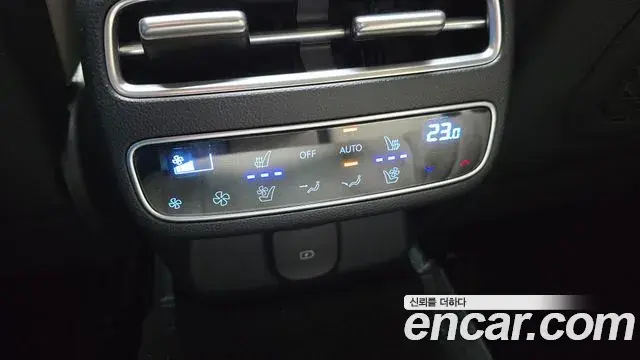 Genesis GV70 2024 — ფოტო 23/32