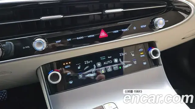 Genesis GV70 2024 — ფოტო 13/32