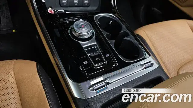 Kia Carnival 2023 — Photo 9/20