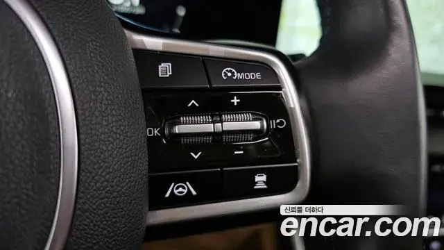 Kia Carnival 2023 — Photo 16/20