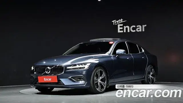 Volvo S60 2019 — Фото 1/20