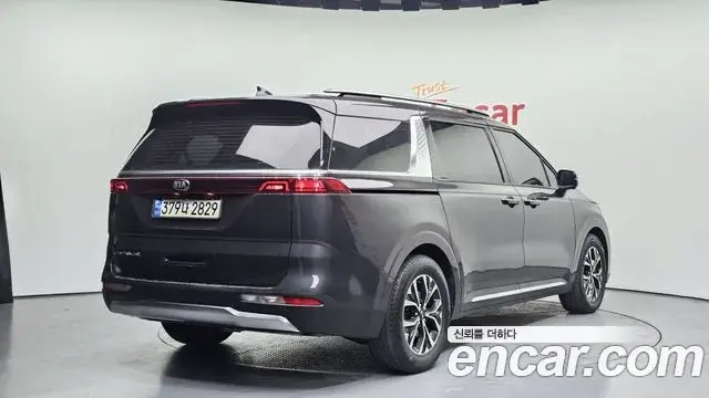 Kia Carnival 2021 — Фото 2/20