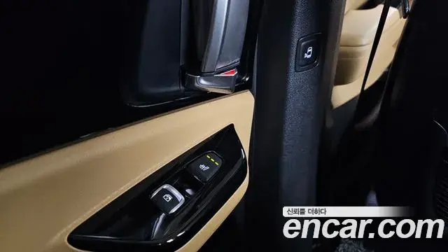 Kia Carnival 2021 — Фото 18/20