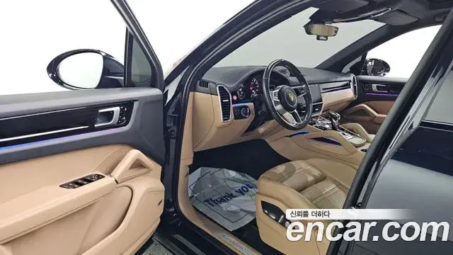 Porsche Cayenne 2020 — Photo 13/20