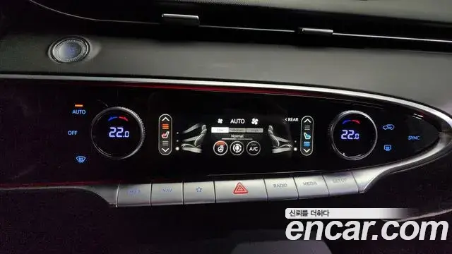 Genesis GV70 2021 — Photo 14/32