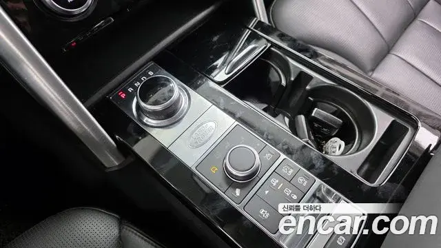 Land Rover Discovery 5 2018 — ფოტო 8/20