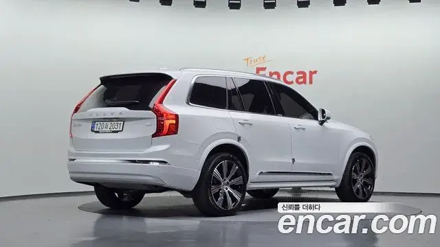 Volvo XC90 2022 — Фото 2/20