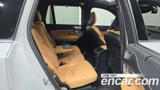 Volvo XC90 2022 — Фото 12/20