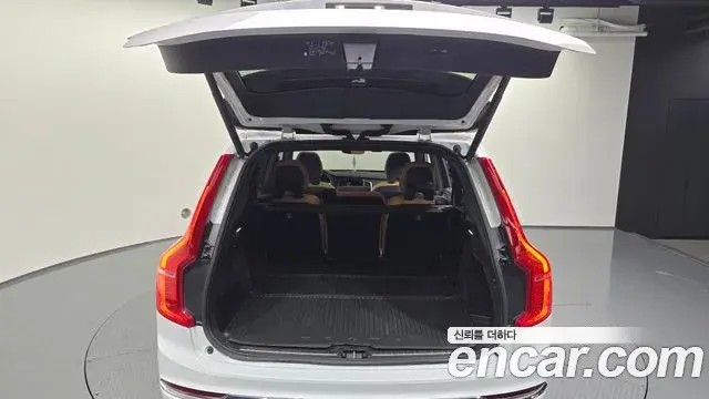 Volvo XC90 2022 — Фото 20/20