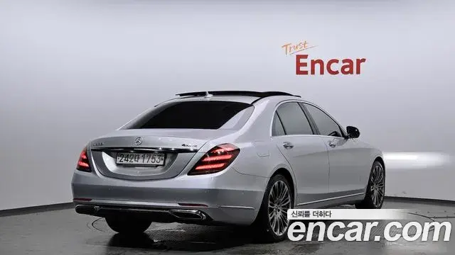 Mercedes-Benz S-Class 2018 — Photo 14/20