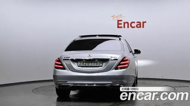 Mercedes-Benz S-Class 2018 — Photo 9/20