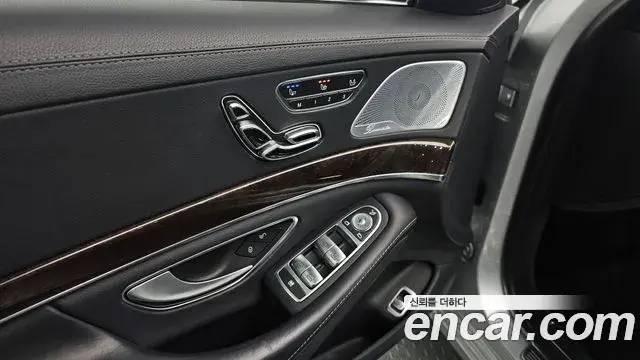 Mercedes-Benz S-Class 2018 — Photo 17/20