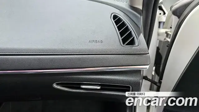 Hyundai Sonata Hybrid 2020 — Photo 8/20