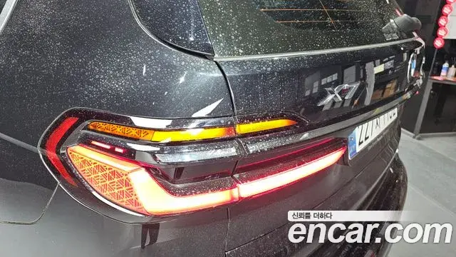 BMW X7 2025 — Photo 22/36