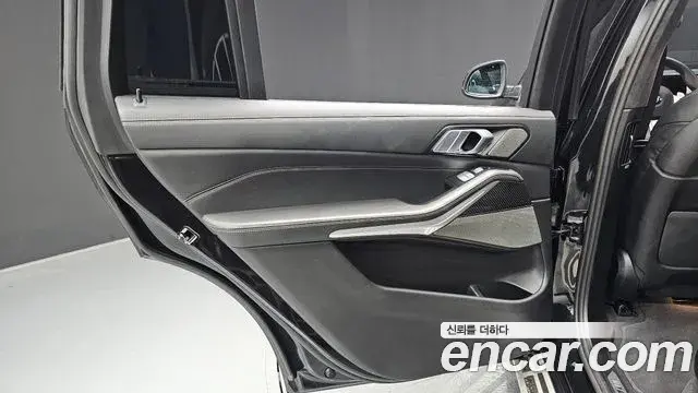 BMW X7 2025 — Photo 25/36