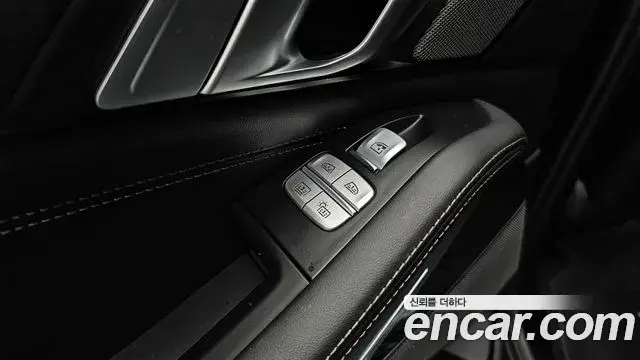 BMW X7 2025 — Photo 14/36