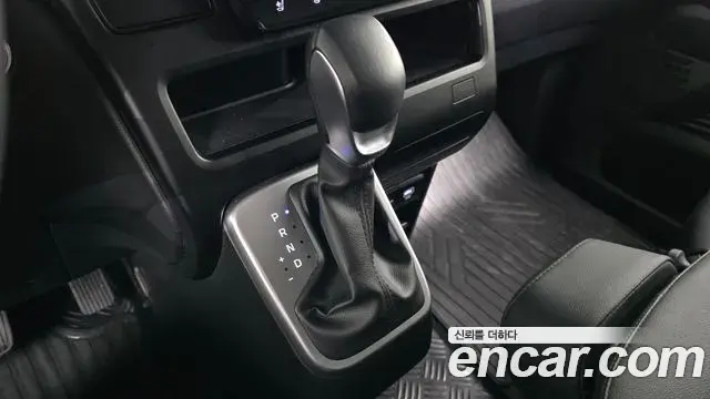 Hyundai Staria 2024 — ფოტო 15/20