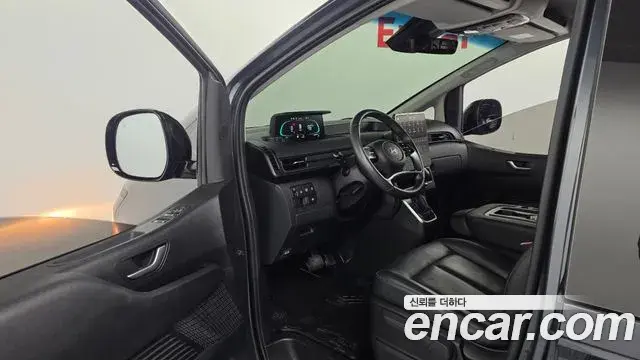 Hyundai Staria 2024 — ფოტო 14/20