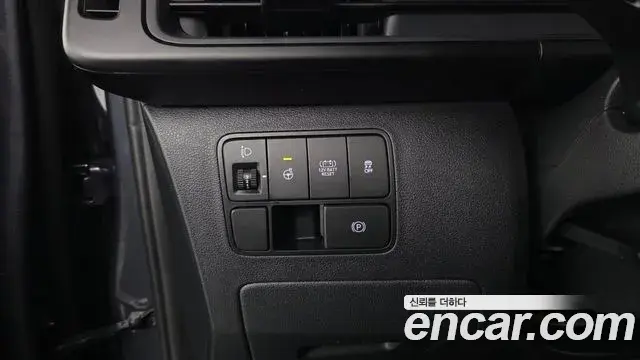 Hyundai Staria 2024 — ფოტო 16/20
