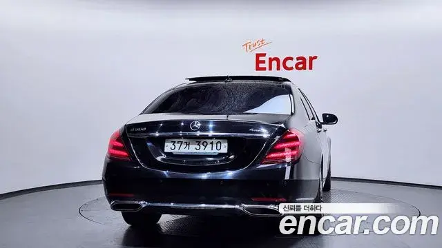 Mercedes-Benz S-Class 2019 — Photo 18/20