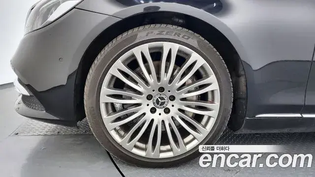 Mercedes-Benz S-Class 2019 — Photo 19/20