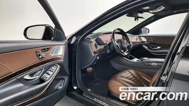 Mercedes-Benz S-Class 2019 — Photo 2/20