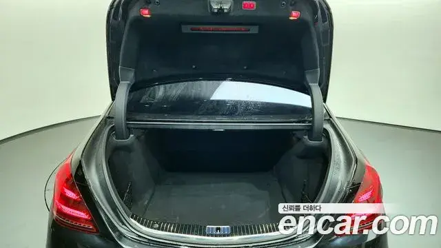 Mercedes-Benz S-Class 2019 — Photo 4/20