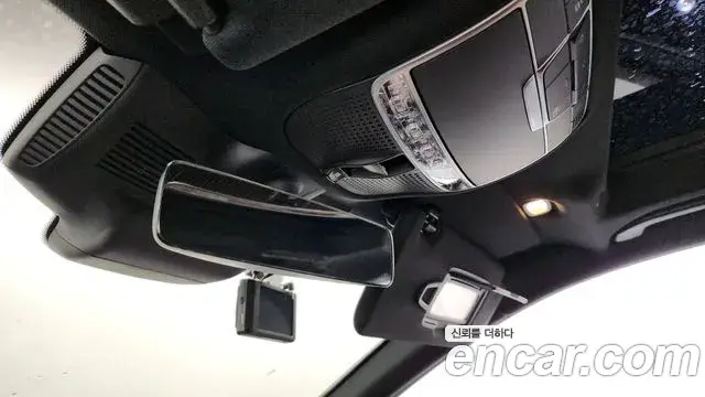 Mercedes-Benz S-Class 2019 — Photo 9/20