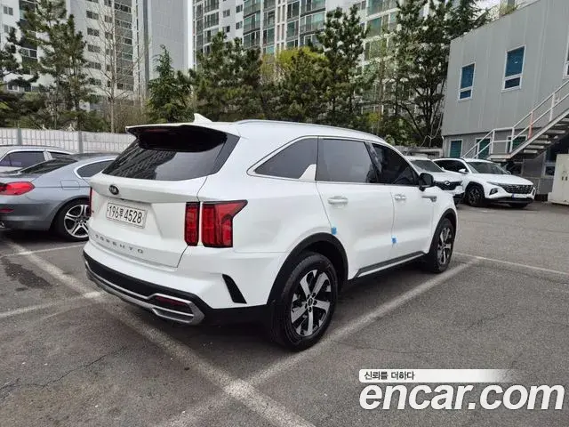Kia Sorento 2021 — Фото 2/20