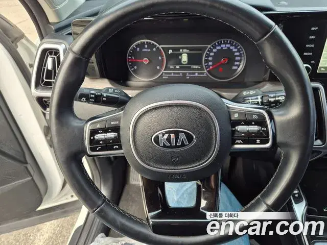 Kia Sorento 2021 — Фото 10/20