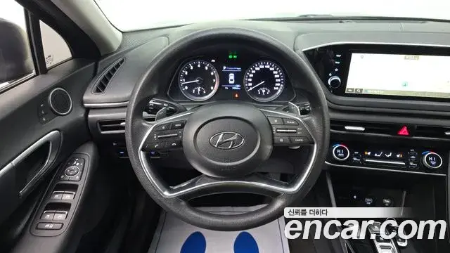 Hyundai Sonata Hybrid 2020 — Photo 2/20
