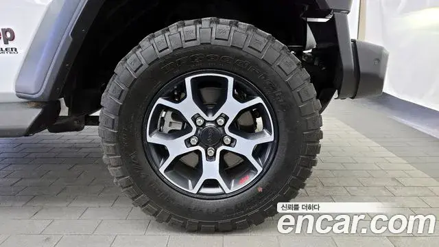 Jeep Wrangler 2021 — Şəkil 24/31