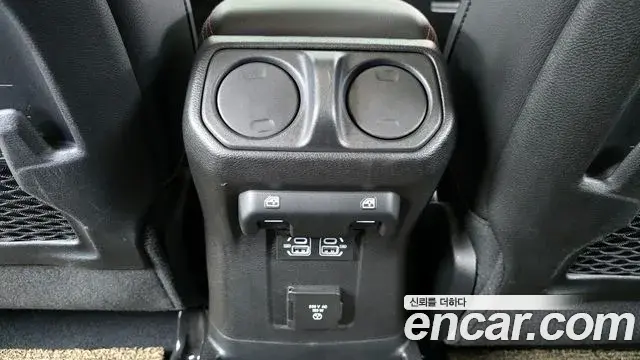 Jeep Wrangler 2021 — Şəkil 12/31