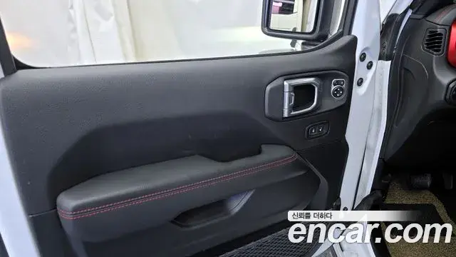 Jeep Wrangler 2021 — Şəkil 11/31