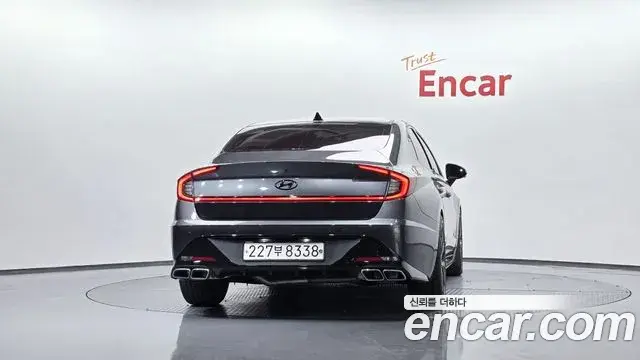 Hyundai Sonata Hybrid 2020 — ფოტო 21/34