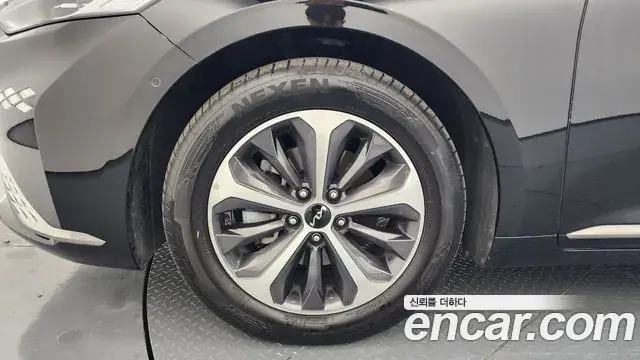 Kia K8 2022 — Şəkil 17/40