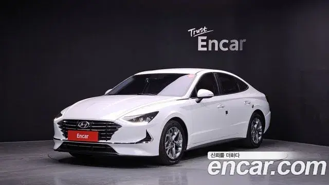 Hyundai Sonata 2019 — Фото 1/20