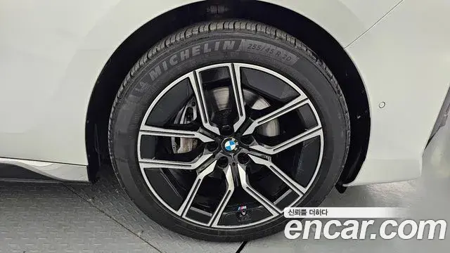 BMW 7 Series 2024 — ფოტო 4/30