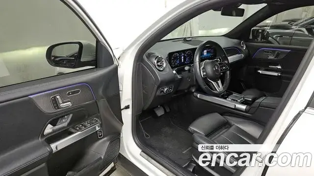 Mercedes-Benz GLB-Class 2020 — Şəkil 10/34