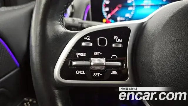 Mercedes-Benz GLB-Class 2020 — Şəkil 31/34