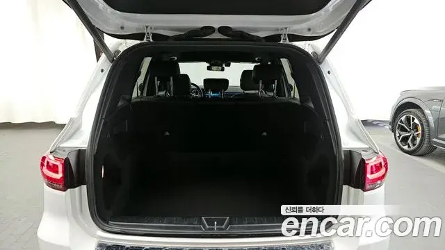 Mercedes-Benz GLB-Class 2020 — Şəkil 6/34