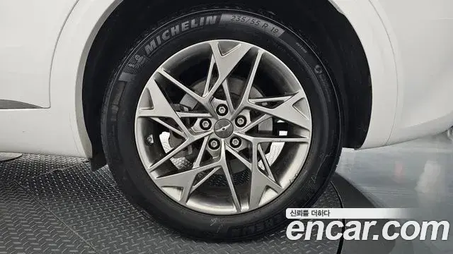 Genesis GV70 2021 — Photo 37/37