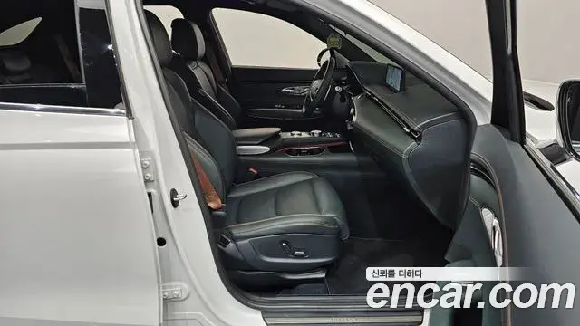 Genesis GV70 2021 — Photo 12/37