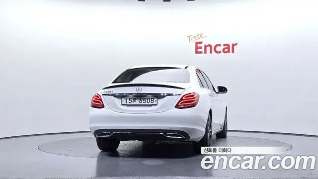 Mercedes-Benz C-Class 2018 — Şəkil 7/32