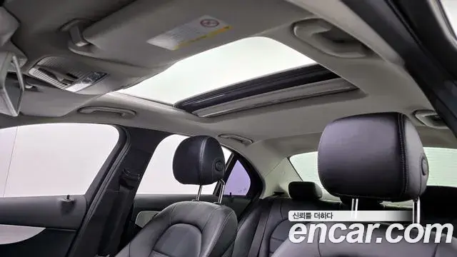 Mercedes-Benz C-Class 2018 — Şəkil 5/32