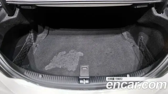 Mercedes-Benz C-Class 2018 — Şəkil 13/32