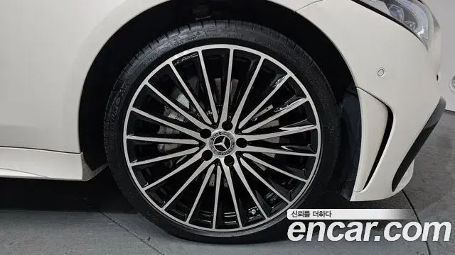 Mercedes-Benz CLS-Class 2022 — Photo 11/33