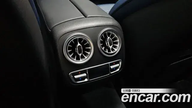 Mercedes-Benz CLS-Class 2022 — Photo 19/33