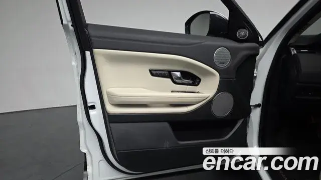 Land Rover Range Rover Evoque 2019 — ფოტო 26/31